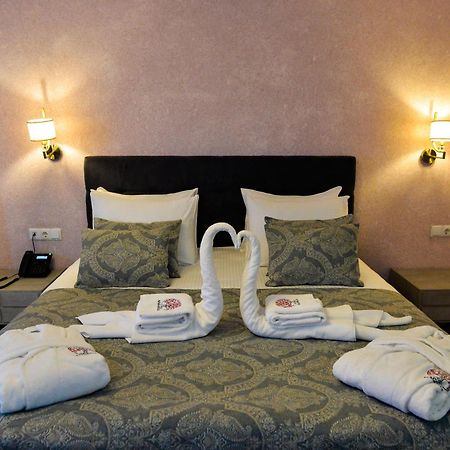 Hotel Magnolia In The City Centre Koutaïssi Extérieur photo