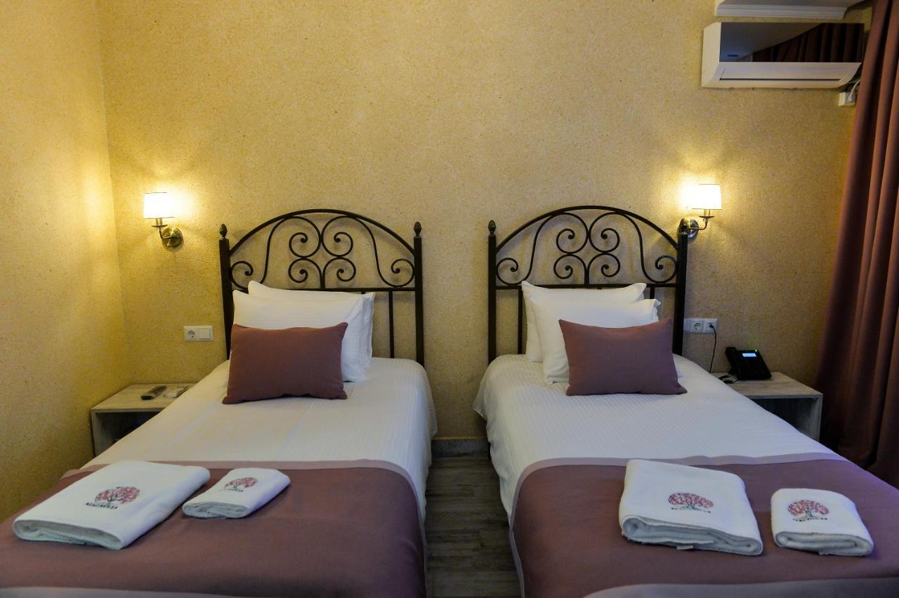 Hotel Magnolia In The City Centre Koutaïssi Extérieur photo