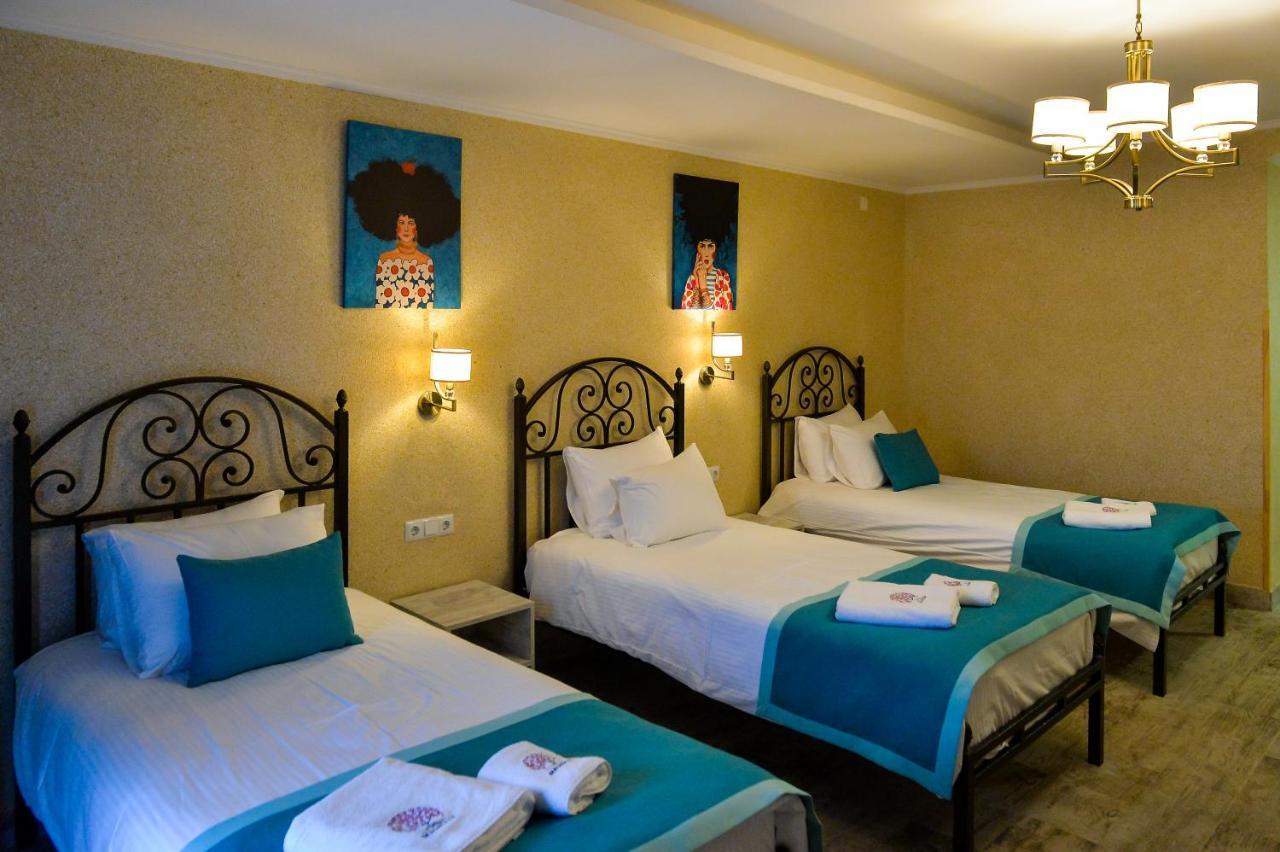 Hotel Magnolia In The City Centre Koutaïssi Extérieur photo