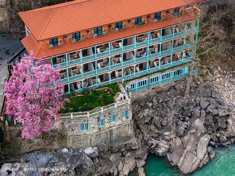 Hotel Magnolia In The City Centre Koutaïssi Extérieur photo